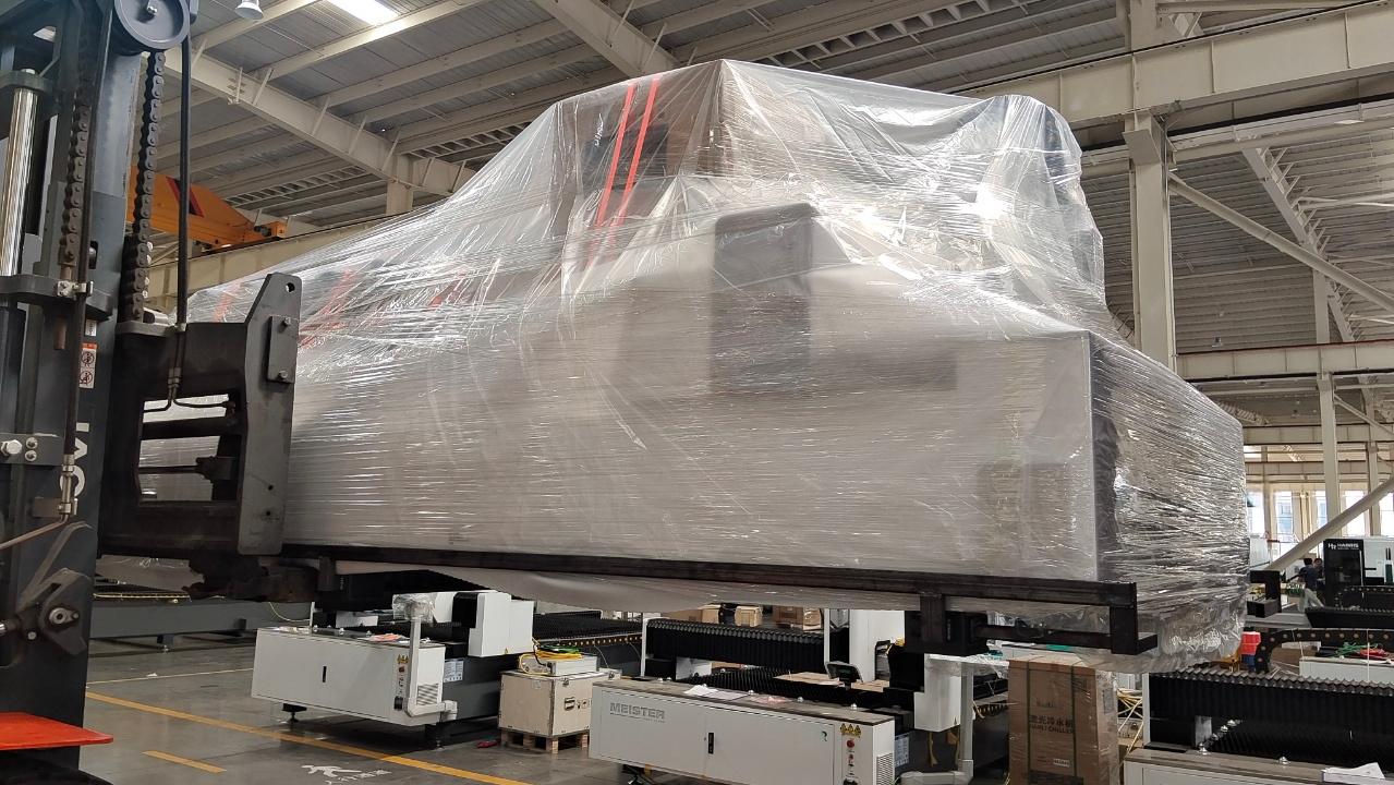 12000w 6015 fiber laser cutting machine (2).jpg