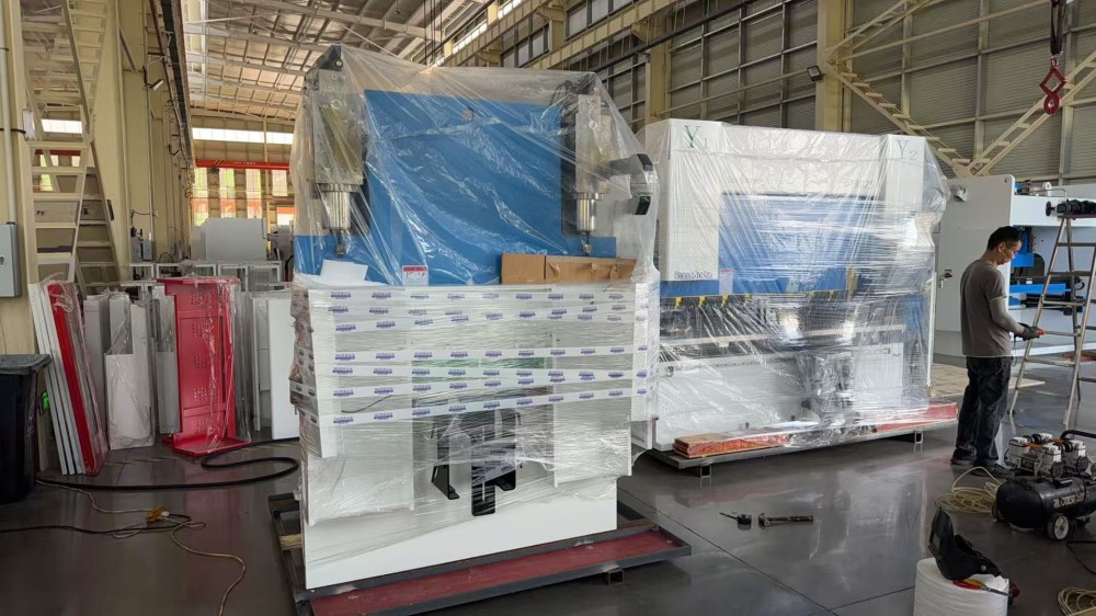 Ready to Ship: 90T1600 & 130T2500 Hybrid CNC Press Brake (DELEM DA53TX) – Energy Saving & High Precision